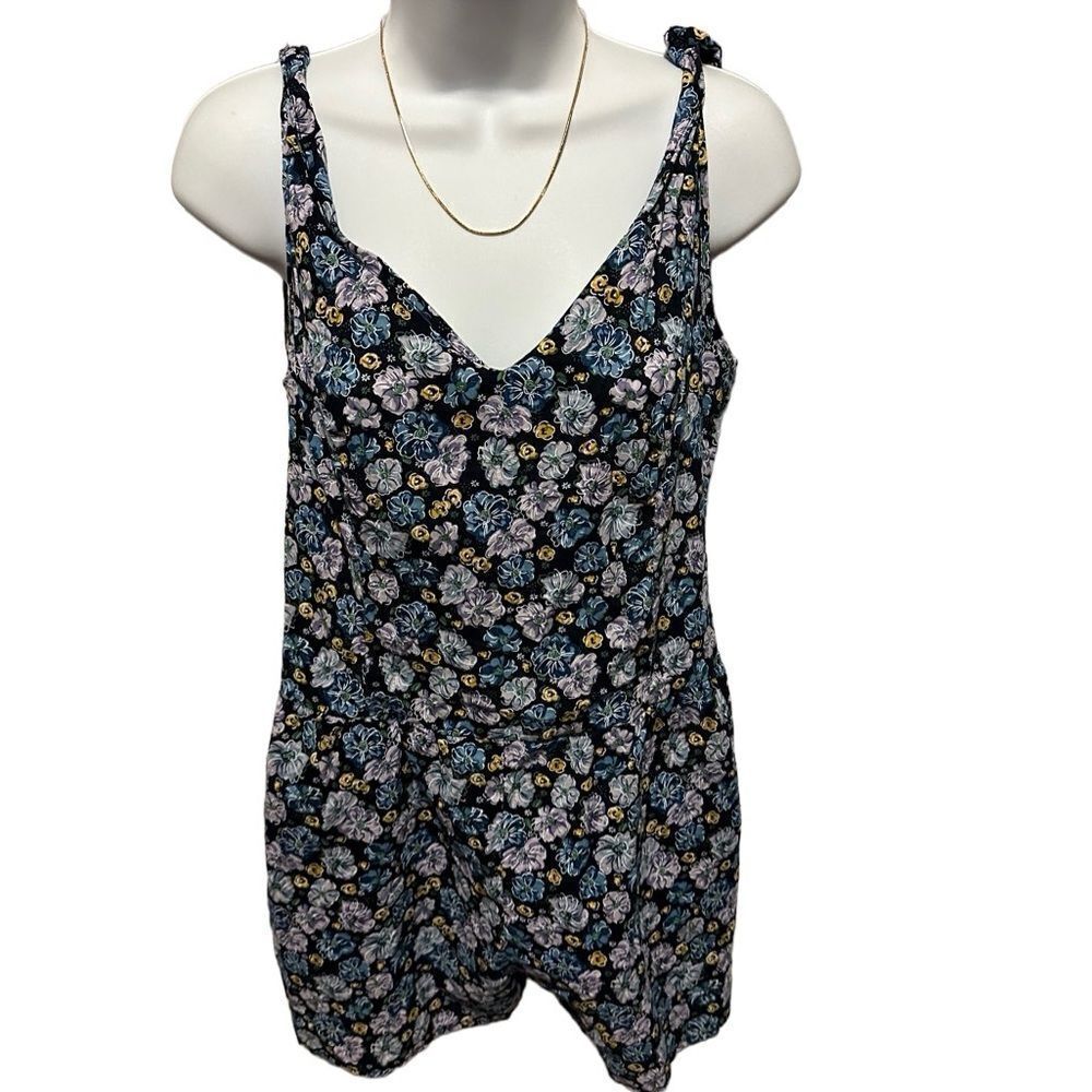 Miley Cyrus Romper - back 5 buttons & zipper